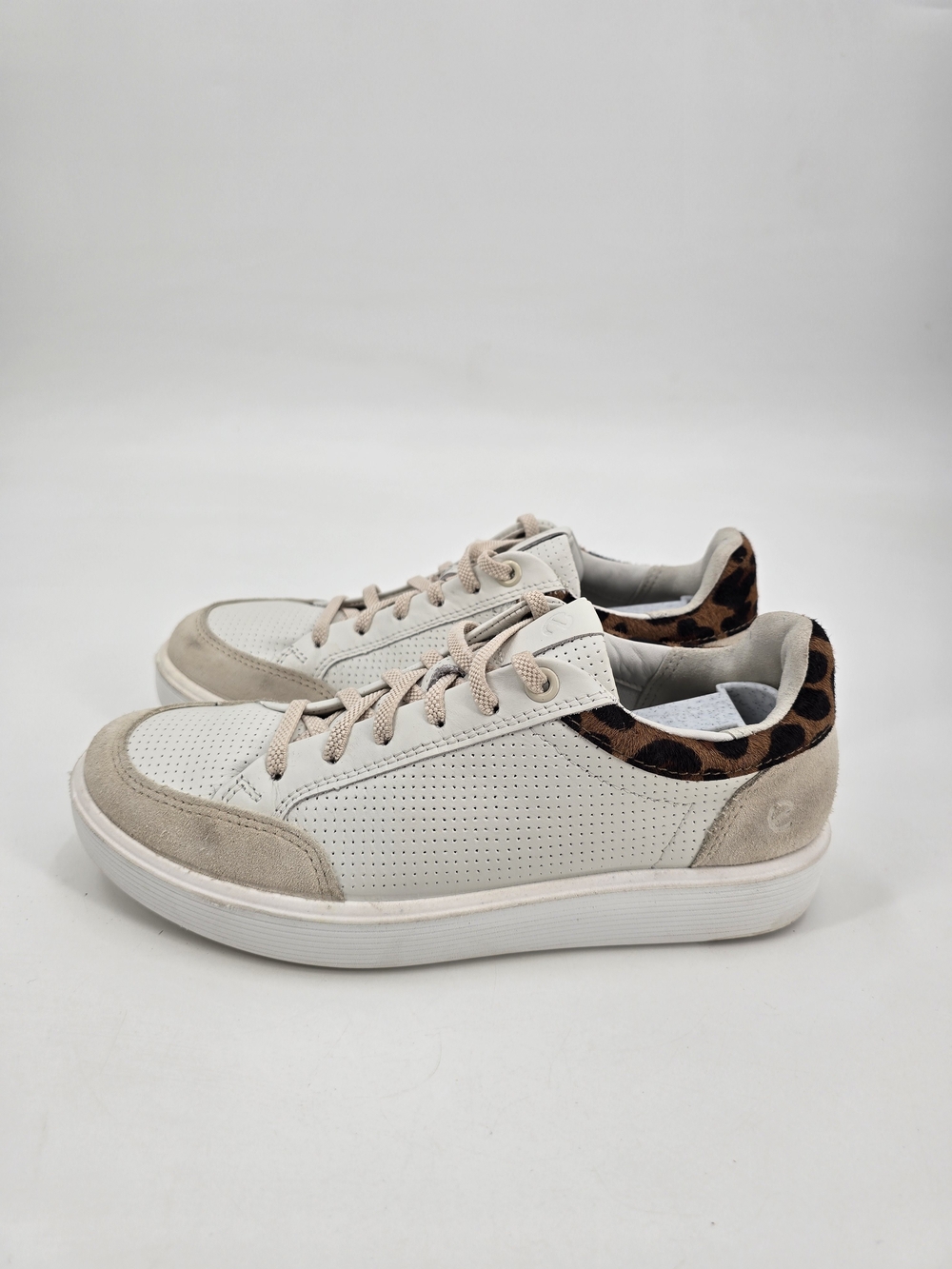 Ecco Soft 70 Women's Leather Trainer Sneaker Size 5-5.5